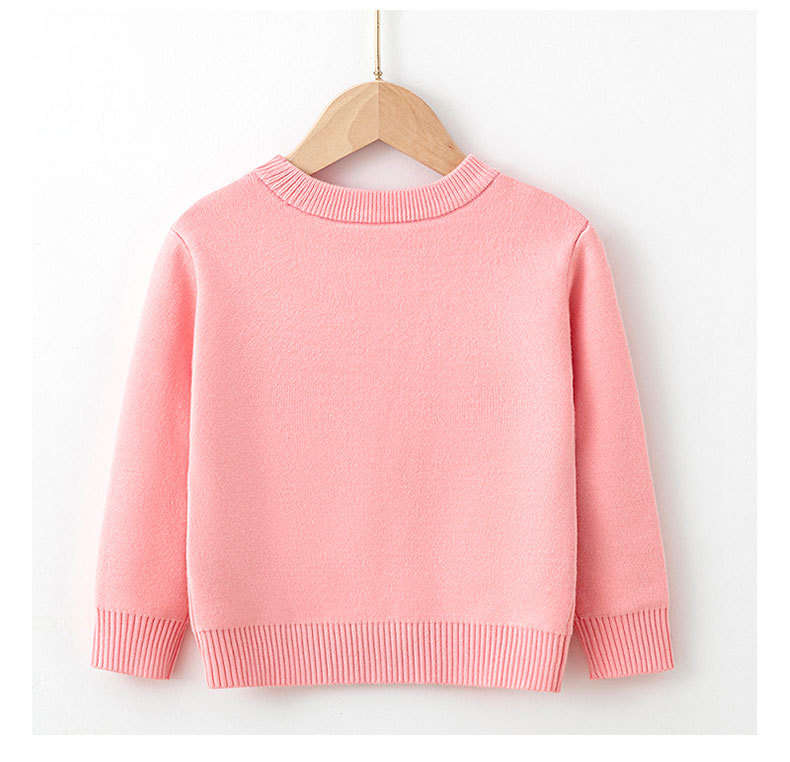 "Chic and Cozy: Girls' Sweaters for Every Season"