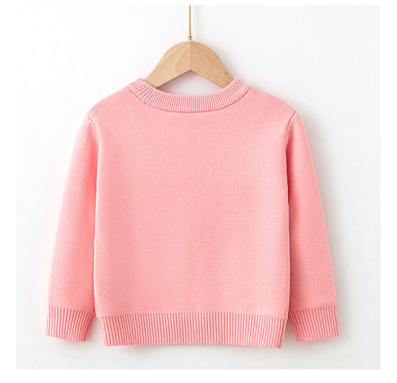 "Chic and Cozy: Girls' Sweaters for Every Season"