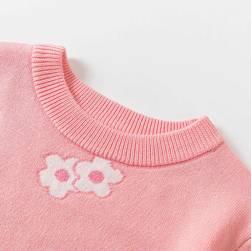 "Chic and Cozy: Girls' Sweaters for Every Season"