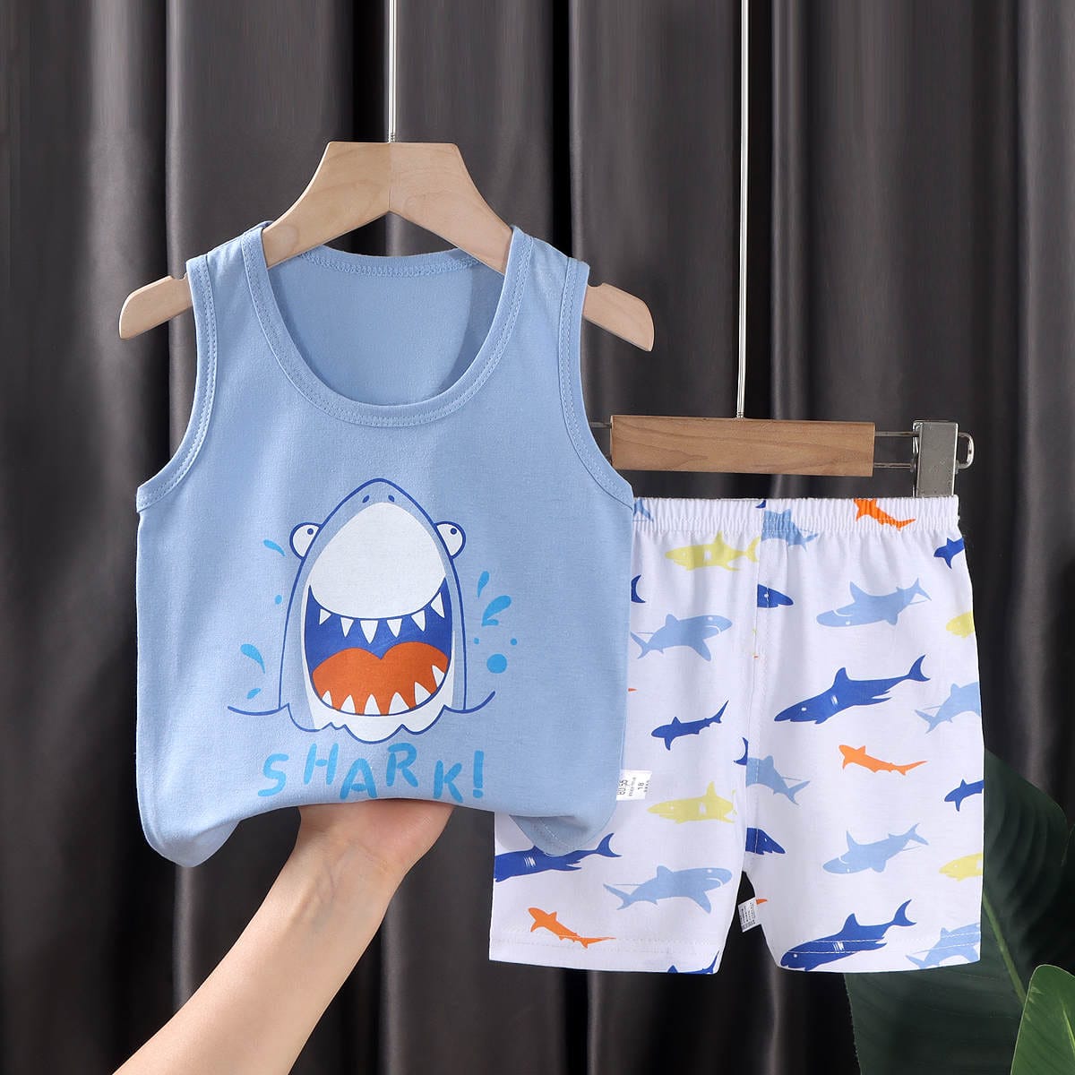 Sleeveless Shirt & Shorts